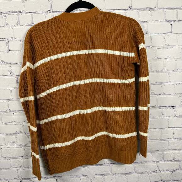 No Comment Girls' Stripe Cardigan With Pockets - Picture 2 of 6